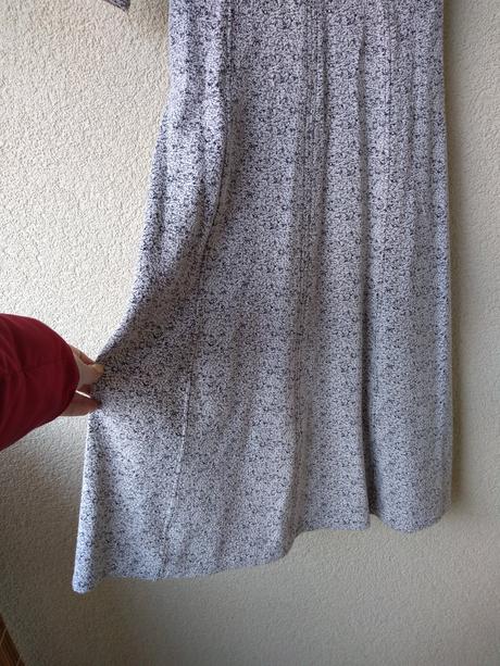 Bledošedé hrubšie šaty, xs