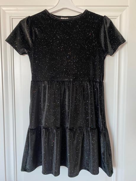 Zamatové čierne šaty, f&f,146