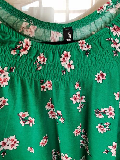 Dámska kvietkovaná blúzka, s