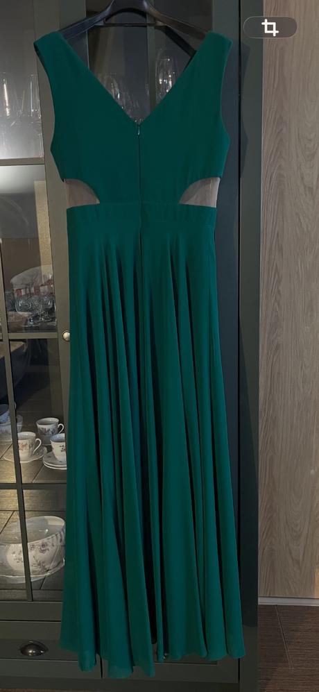 Smaragdovo zelene saty, 40