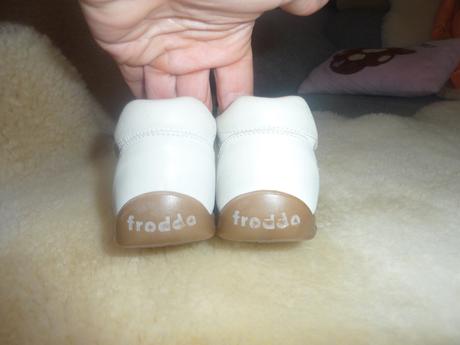 Sandálky, froddo,25