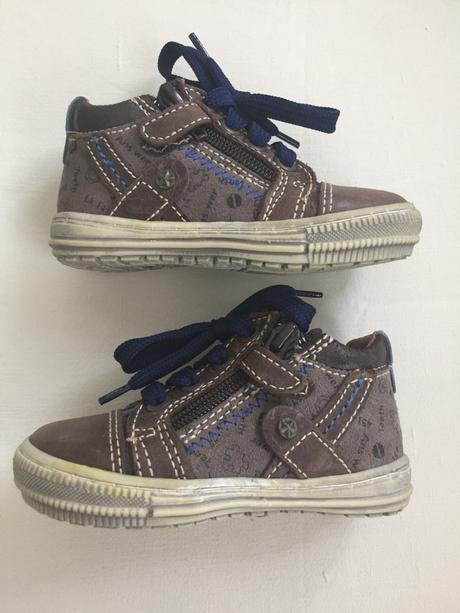 Prechodné celokožené topánočky, bambulini,21