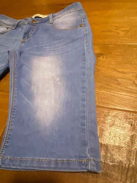 Moon girl - krátke riflové nohavice, m