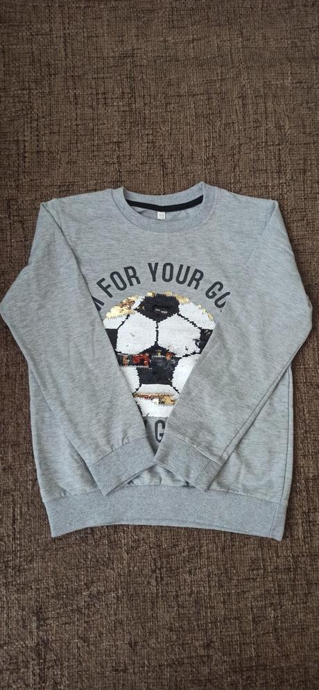 Mikina s futbalovým motivom, 140