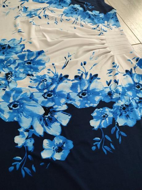 Ľahké letné strečove šaty, s