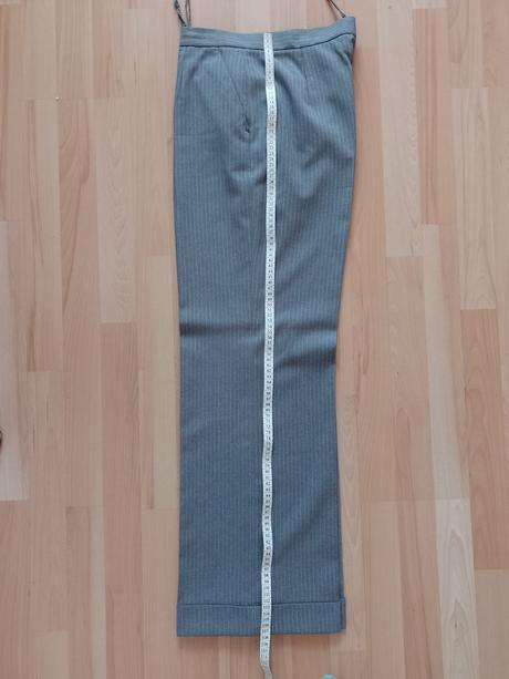 Dámsky luxusný kostým v.m, m