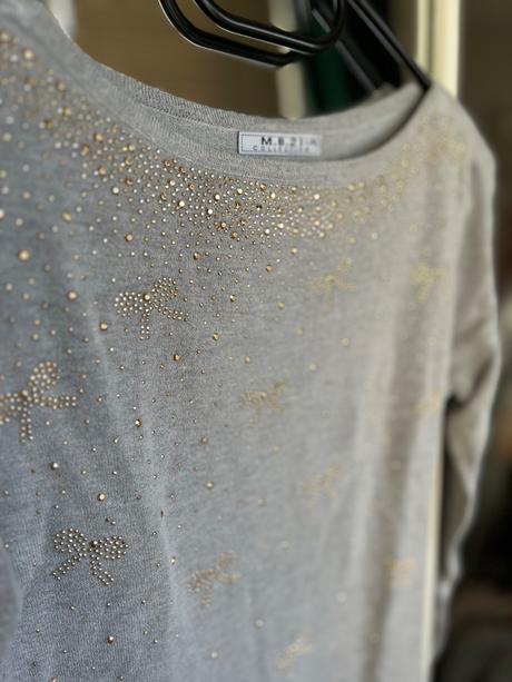 Sive sede svetrikove šaty s dlhym rukavom, s