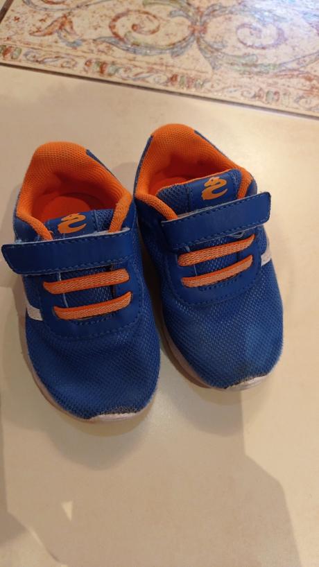 Ľahučké tenisky 21, 21