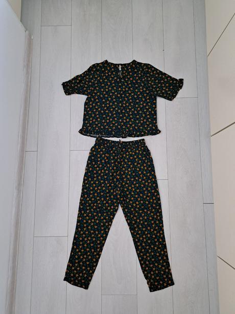 Letný kvietkovany komplet, 146