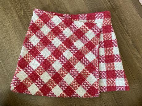 Sukňa so vsitymi sortkami, zara,140