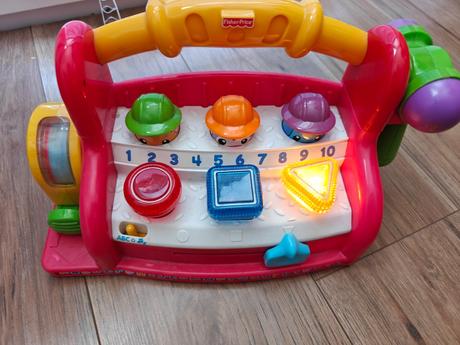 Fisher price hračka v maďarčine,