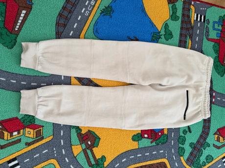 Teplaky, reserved,140