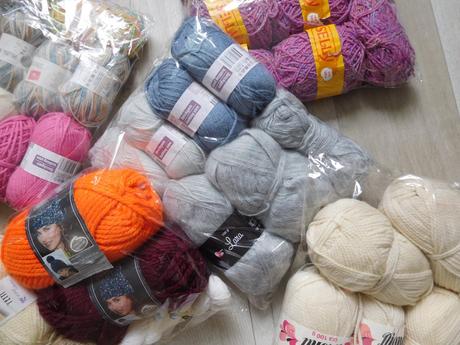 Vlna na ďalšiu tvorbu, čelenky, ponožky, čiapky,,
