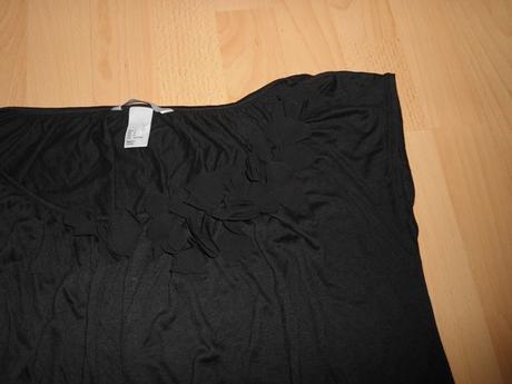 Cierne tricko s kvietkami, h&m,s