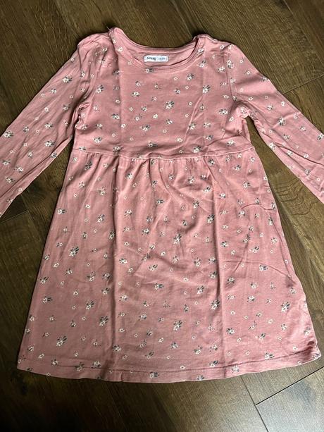 Šaty 3x, sinsay,122