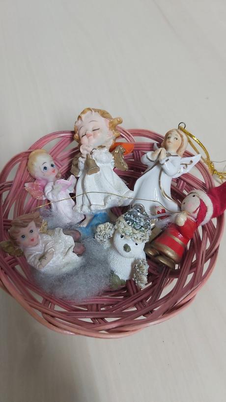 Vianočné ozdoby anjelíci všetky za 2 eurá, 
