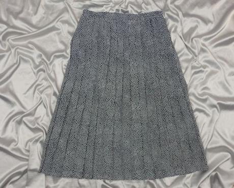 Kvalitná letná skladaná sukňa, s