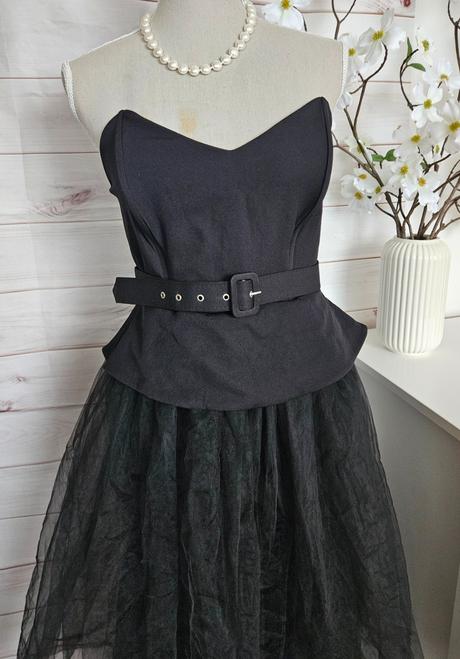 Nádherné zaujímavé tylové šaty zn.trendyol, 38