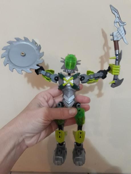 Lego figurka bojovníka,