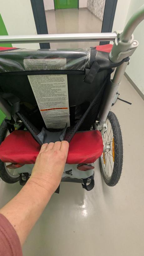 Thule cyklo vozík pre 1 dieťa top stav, 