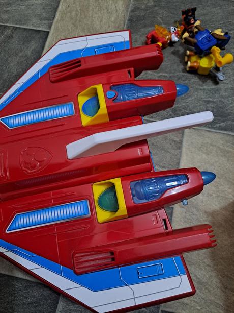 Krásne lietadlo tlapkovej patroly...ako nové, 