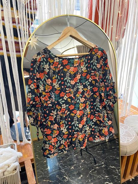 Kvietkovaná blúzka pre moletky so sťahovaním, 44