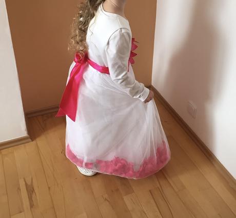 Nádherne šaty., 122