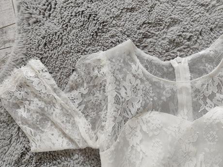 Šaty na prijímanie, 152