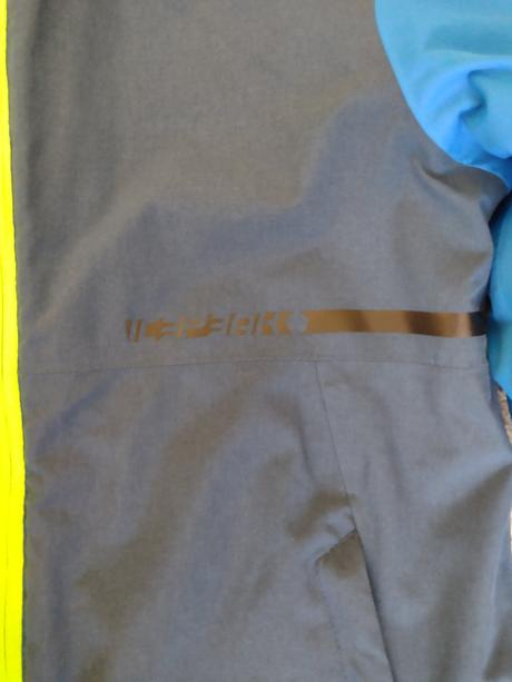 Vetrovka s poštovným, 152