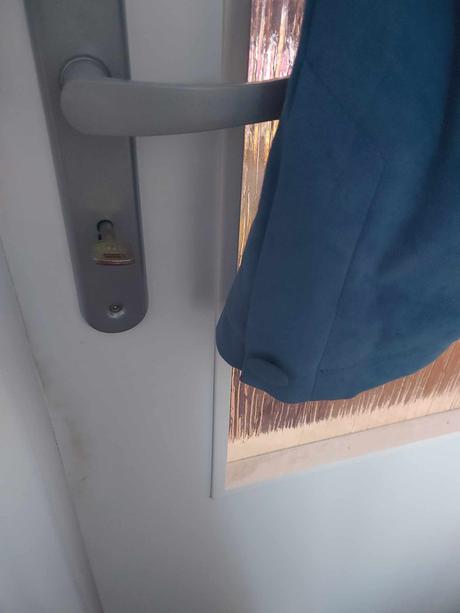 Kvalitný zimný ženský kabát, s