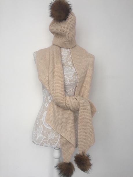 Set šal a čiapka s kožušinou, s