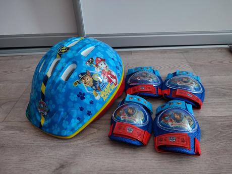 Prilba a chrániče, s