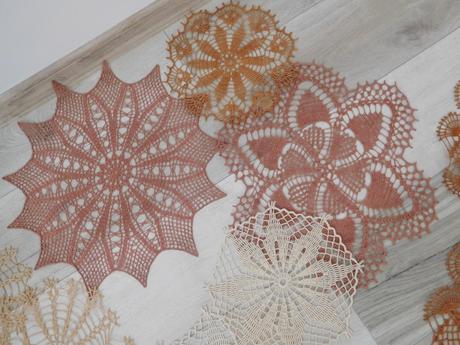 Háčkované dečky do hneda, 