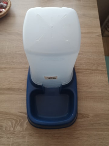 Miska pre psa s dávkovačom,