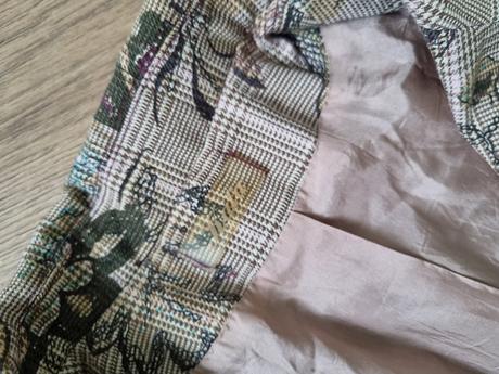 Kárované hnedé sako s kvetinovým vzorom katy veľ.m, m