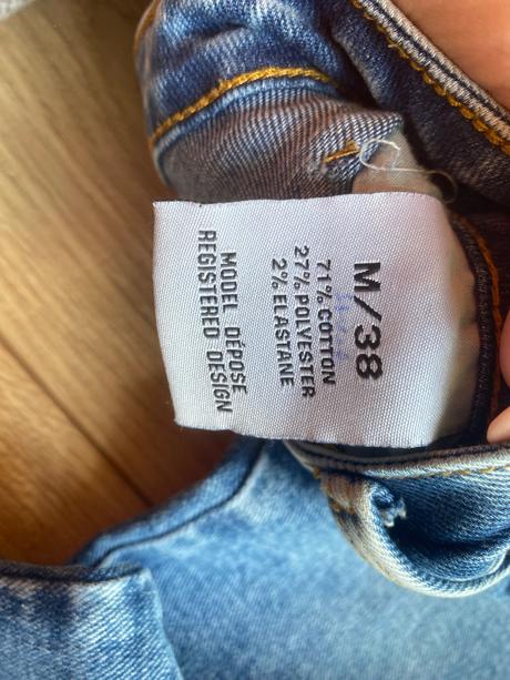 Rifle so stredne vysokým pásom, 38