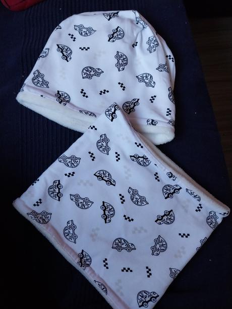 Set čiapka + nakrčnik, 128