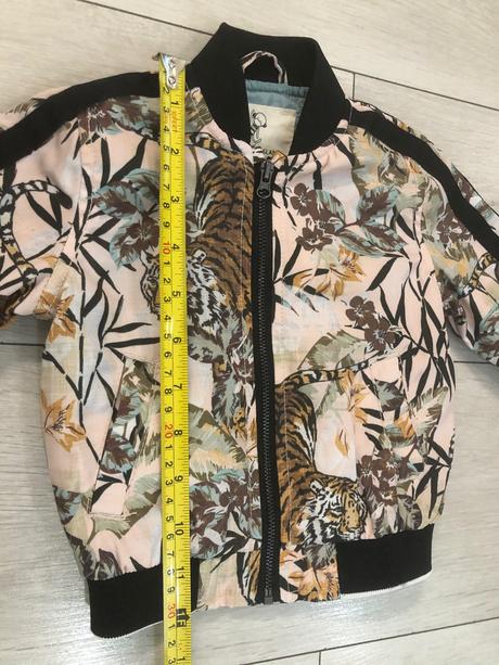 Bomberka, river island,74