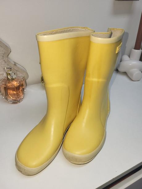 Gumaky, bergstein,29