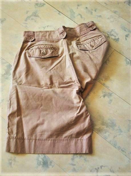 Bermudy s vysokým pásom, 44