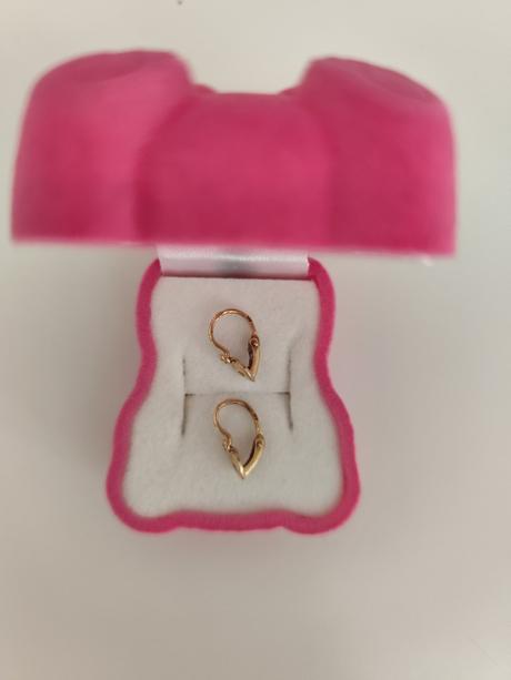 Zlate nausnicky pre babatko, 