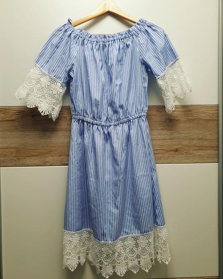 Letné šaty s čipkou, s