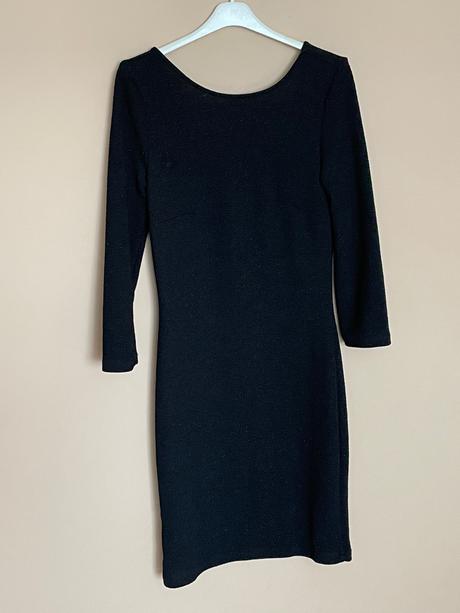 Šaty (cena s poštou), s