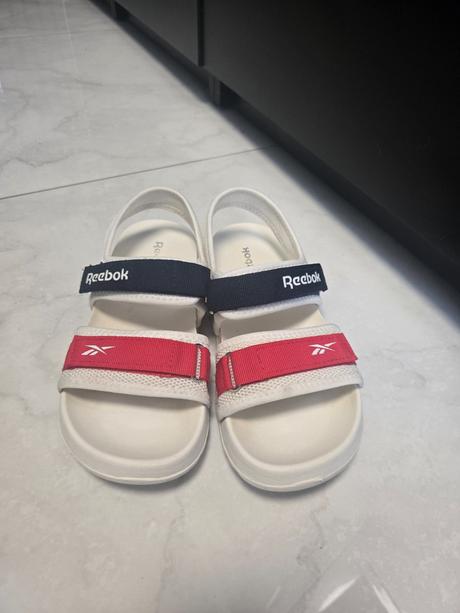 Reebok sandále, reebok,35