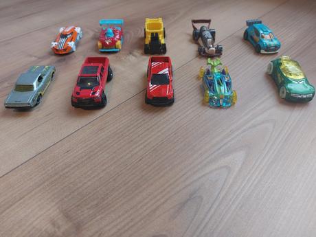 Hot wheels autíčka 3, 