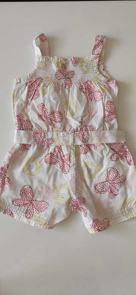 Dievčenské šaty, 68