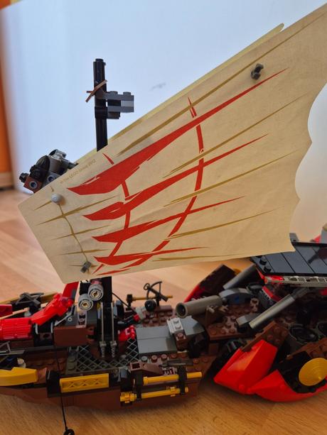 Lego 9446 destiny's bounty,