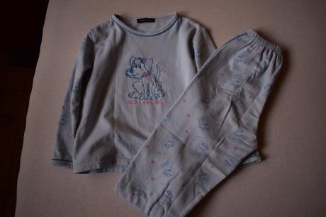 Dievčenské pyžamo so psíkmi, 122