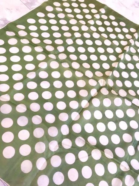 Hodvábna bodkovaná šatka na krk, xl