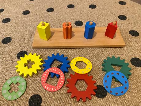 Drevená logická skladačka - ozubené kolieska,